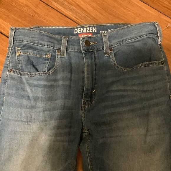 LeviāsāDenizenĀ 231āAthleticāFitāJean - Picture 2 of 5
